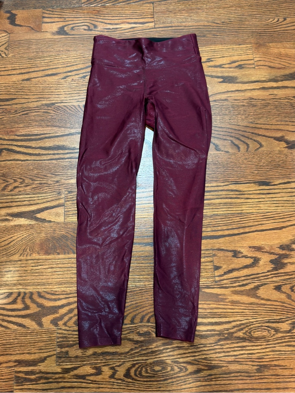 Heroine Sport Bordeaux Ruby Metallic Marvel Leggings Size Small EUC